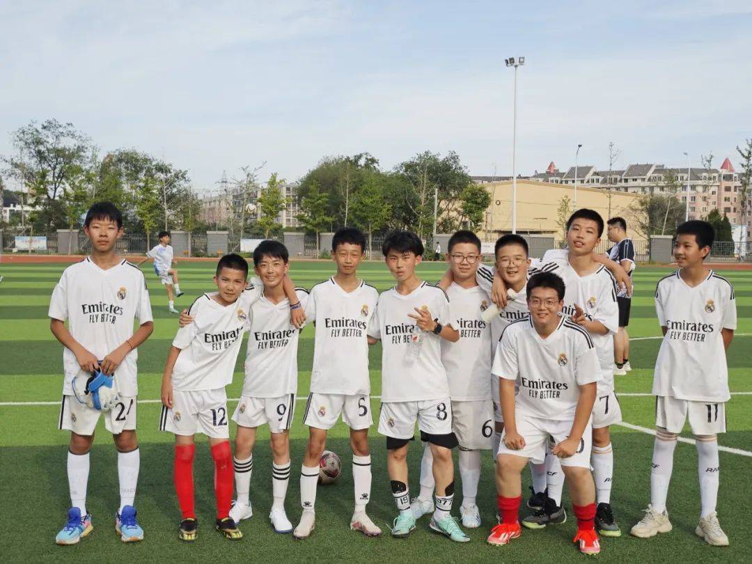 包含比赛中出现战术火药味,两队激烈角逐的词条 包含比赛中出现战术火药味,两队激烈角逐的词条