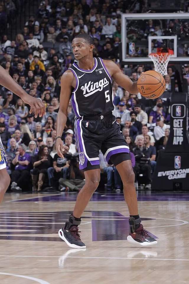 火箭客场力克国王,豪取四连胜 火箭客场力克国王,豪取四连胜