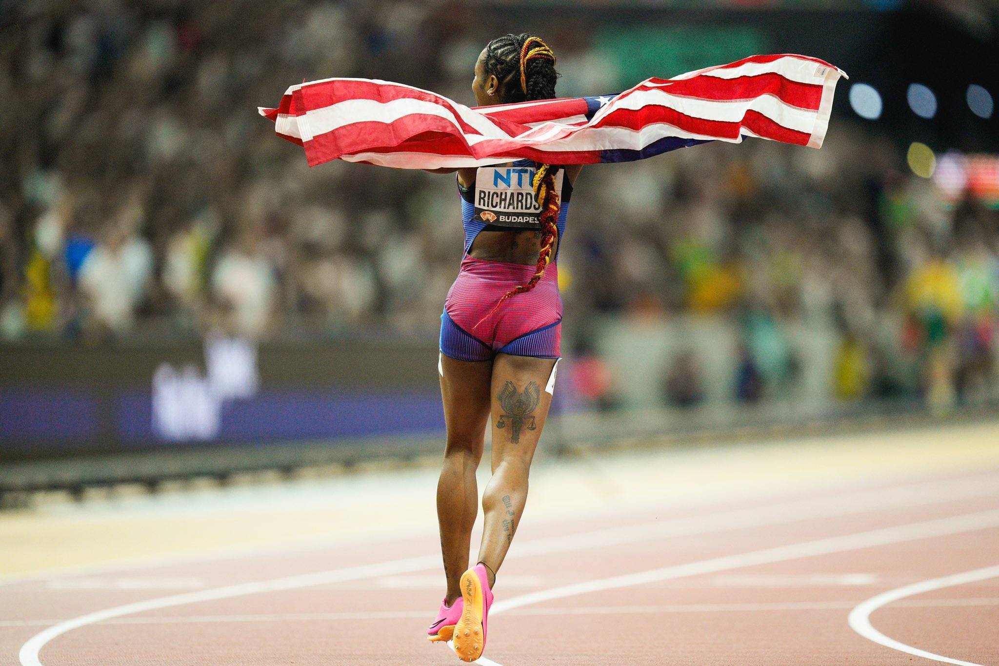 美国短跑选手刷新世界纪录-令人瞩目的简单介绍 美国短跑选手刷新世界纪录-令人瞩目的简单介绍