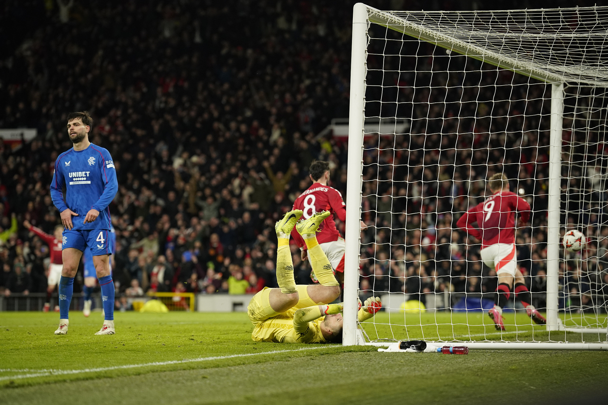 九游中国-惊险一幕:欧国联球员伤停状况成焦点