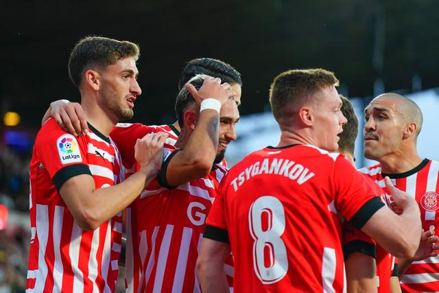 包含莱加内斯艰难获胜，取得保级需要的三分的词条