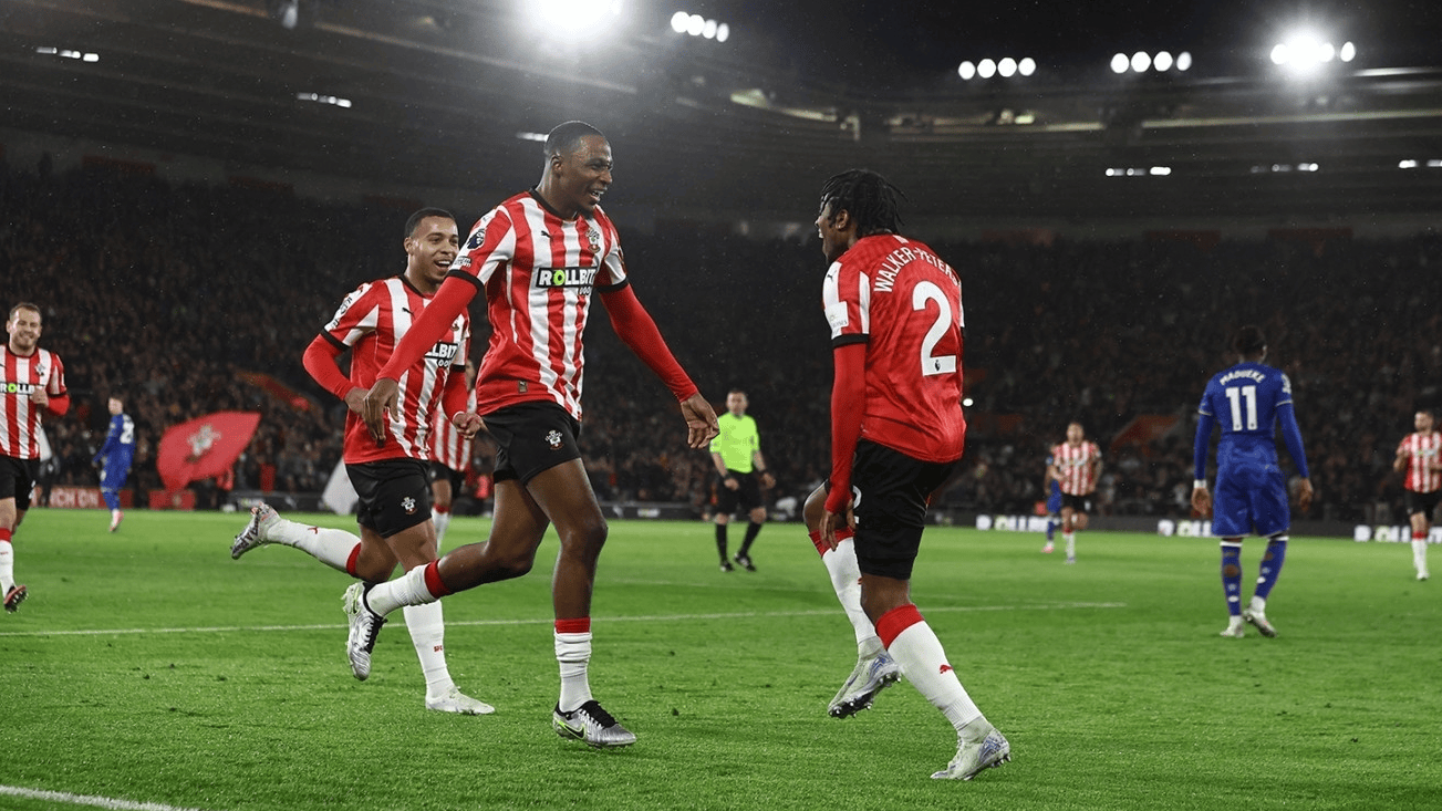 包含切尔西客场击败南安普顿，威廉梅开二度助蓝军取胜的词条