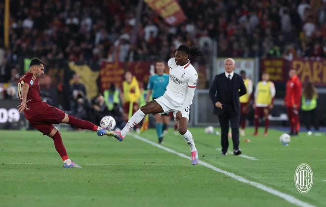 九游娱乐网站-曼联主场击败AC米兰,晋级希望更加明朗