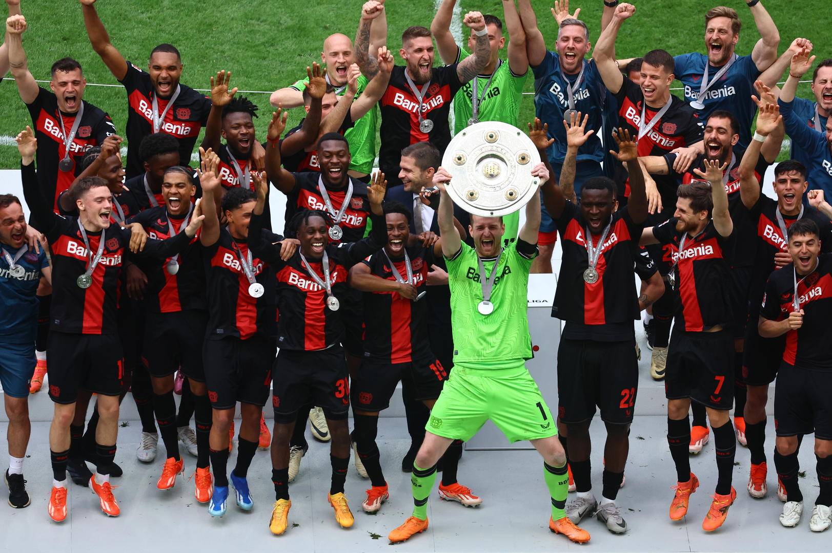 包含沃尔夫斯堡客场收获平局,保持不败势头的词条 包含沃尔夫斯堡客场收获平局,保持不败势头的词条