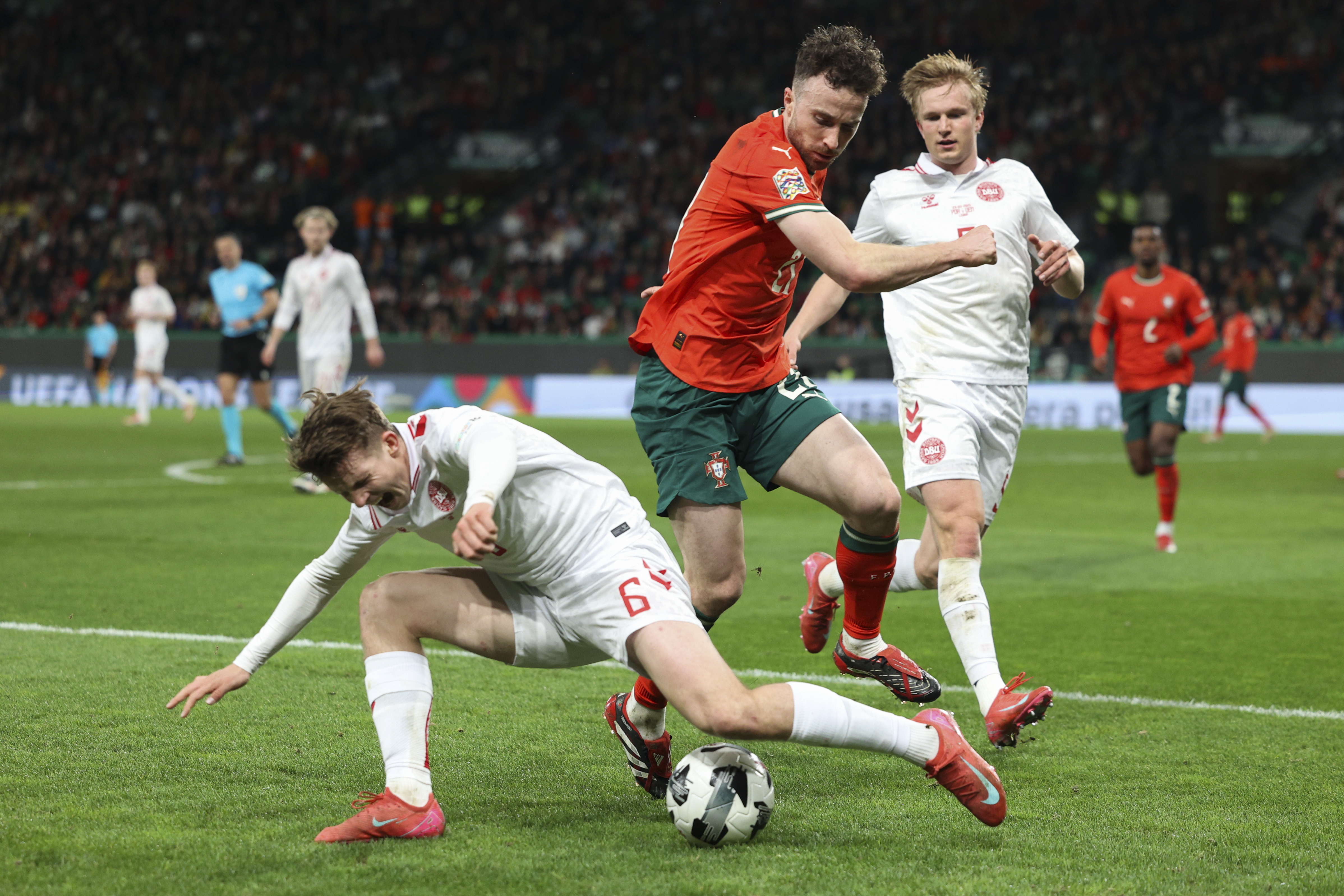 九游体育直播-葡萄牙大胜德国,成功卫冕欧国联冠军