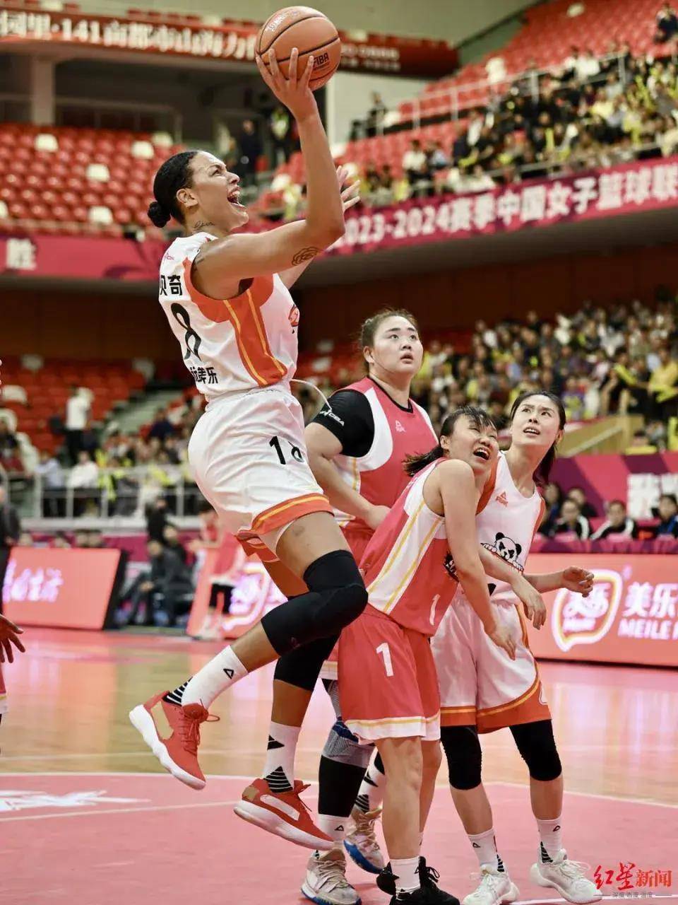 九游娱乐网站-四川男篮惊险获胜，成功晋级