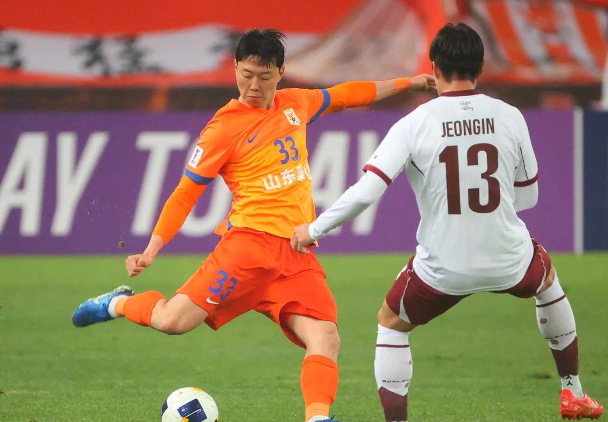 九游体育官方入口-蔚山现代队教练团队鼓舞队员，决心在亚冠赛场上取得突破