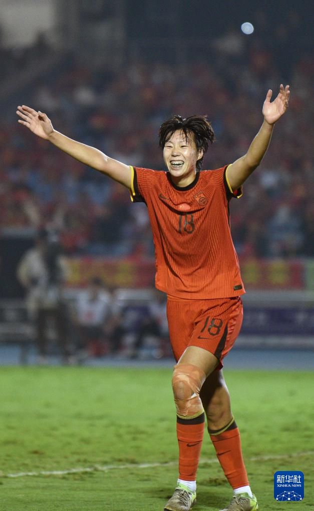 以赛场之坚毅，中国女足选手夺得佳绩