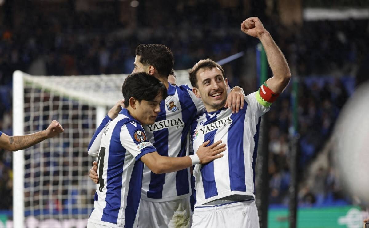 包含比利亚雷亚尔客场逼平贝蒂斯，保持不败表现的词条