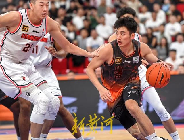 山东队迎战广东，努力争夺胜利