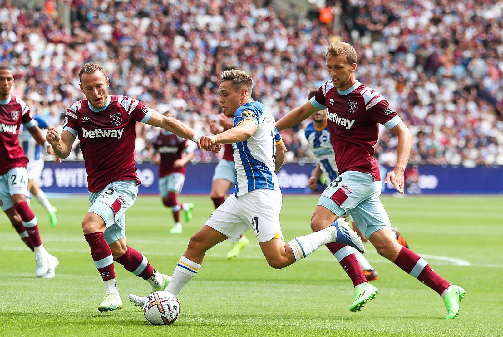 西汉姆联主场击败强敌，取得宝贵三分的简单介绍