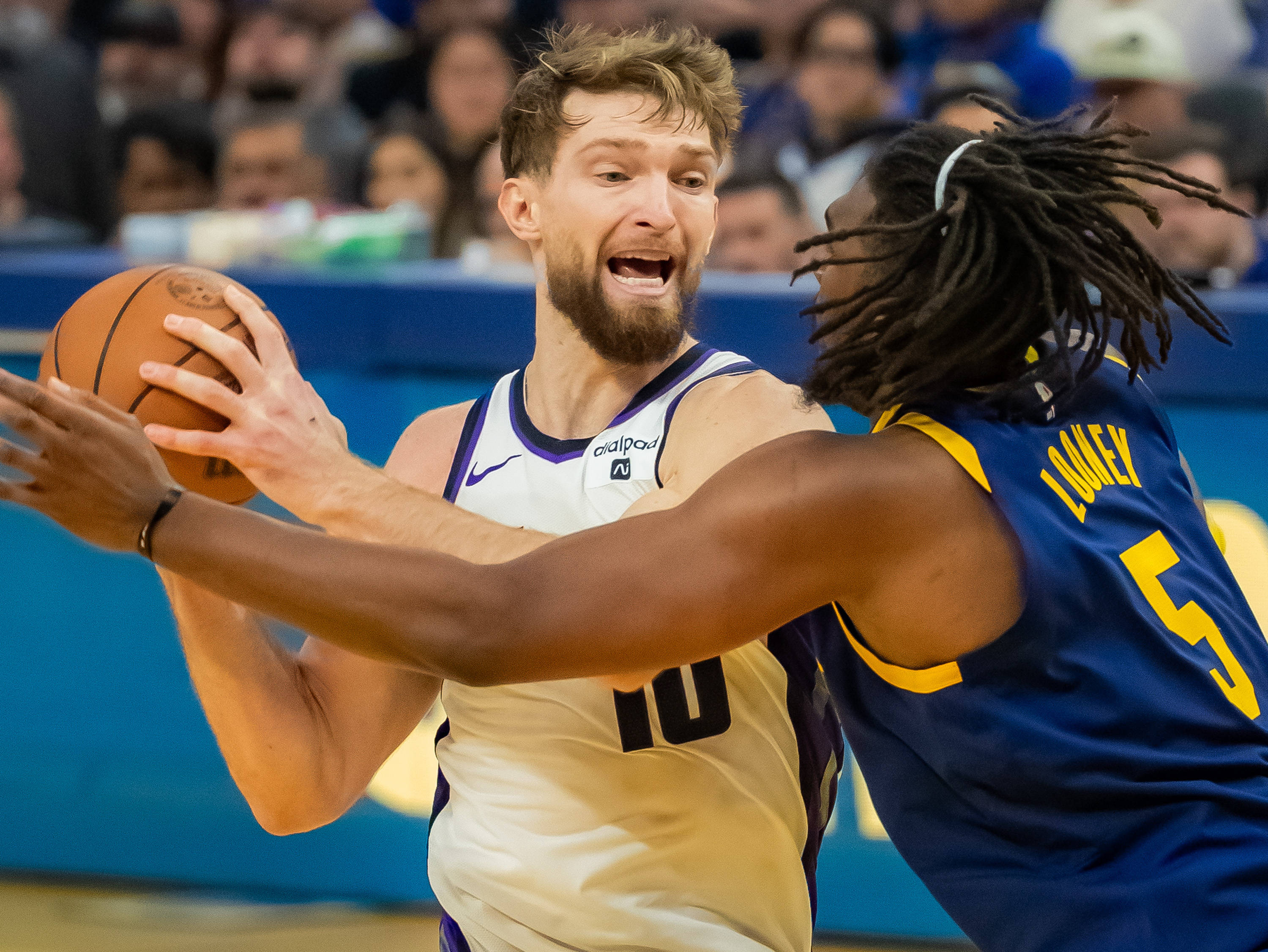 九游体育-NBA球员被曝光与喜剧演员打篮球