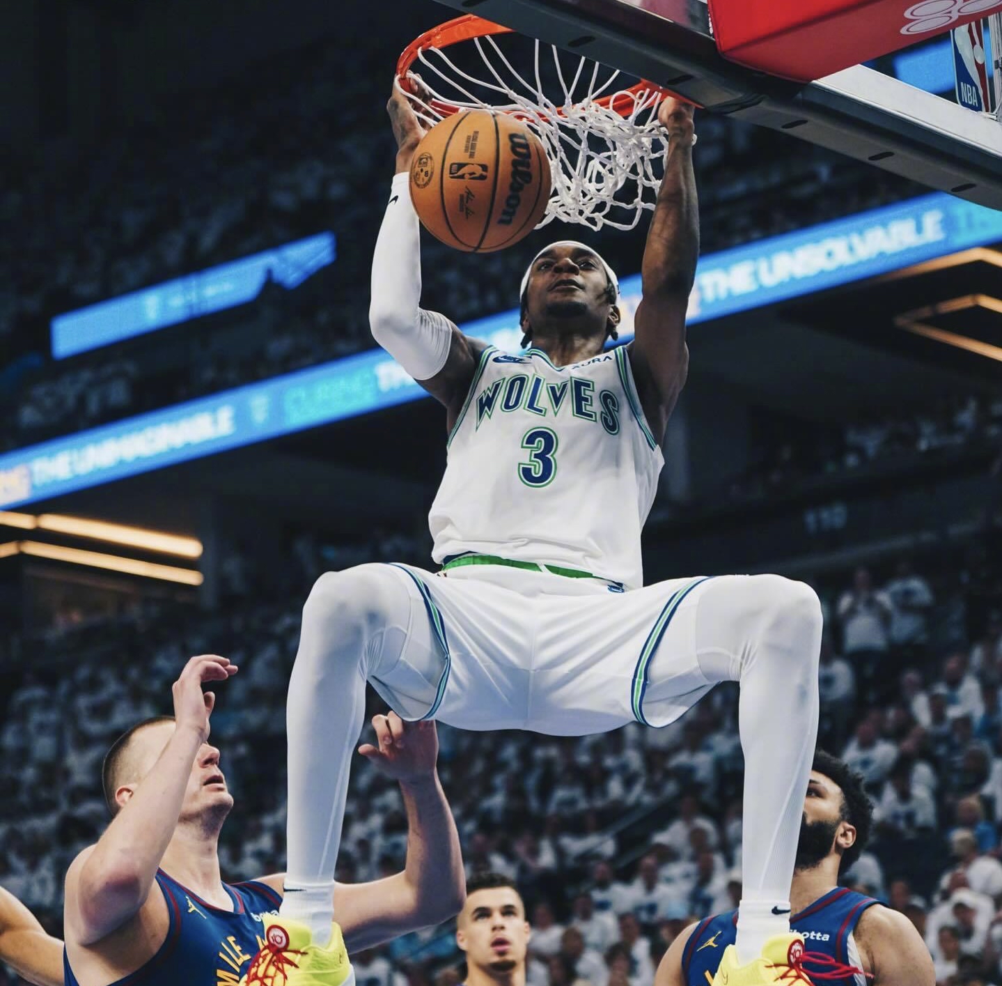 科隆队防守稳固，客场获得比赛胜利