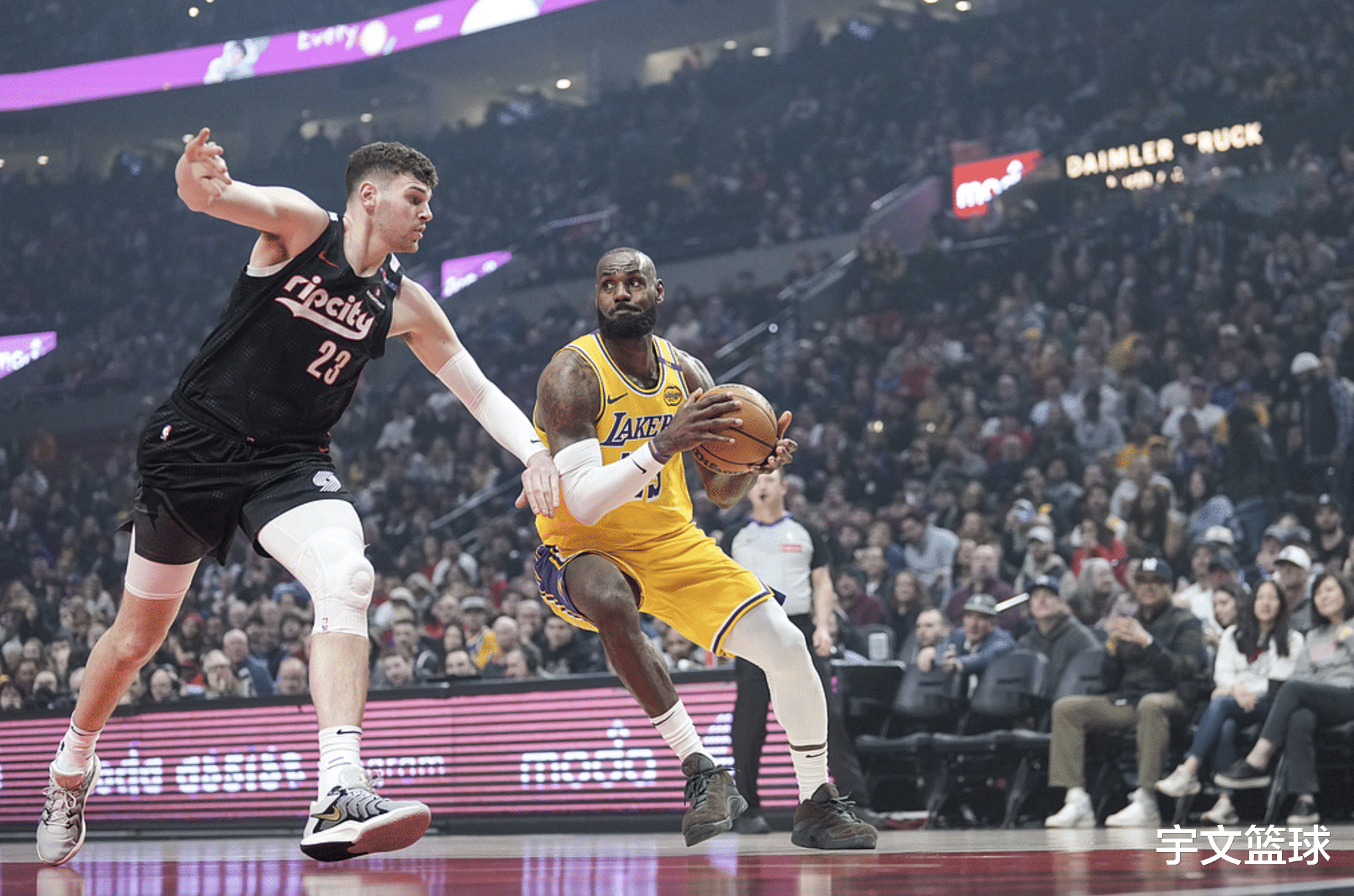 9you娱乐-关于开拓者队员受伤离场，战局扭转的信息