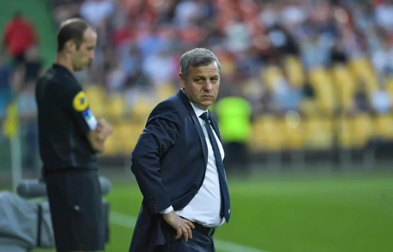 九游娱乐首页-巴黎圣日耳曼客场遭遇惨败，主帅遭批评