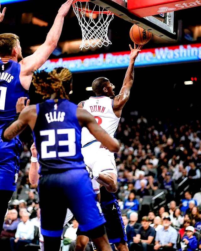 九游娱乐官方-快船力克国王，主场继续保持不败