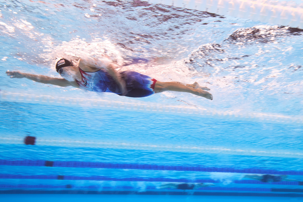 九游APP-荷兰运动员在游泳比赛中打破记录,夺金