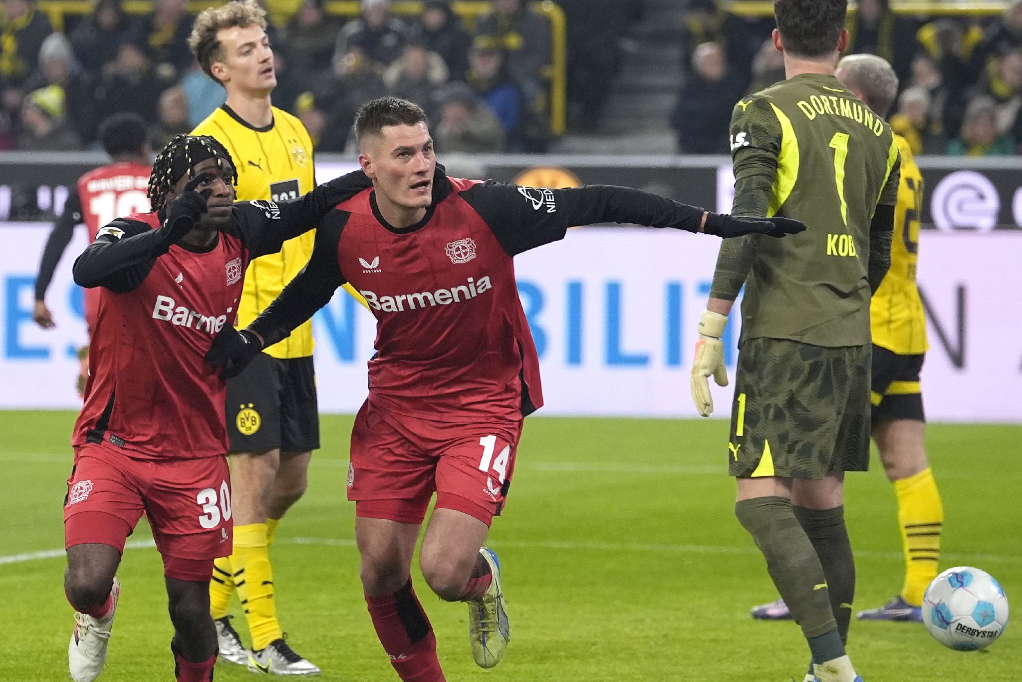 勒沃库森大胜弗赖堡,取得关键胜利 勒沃库森大胜弗赖堡,取得关键胜利