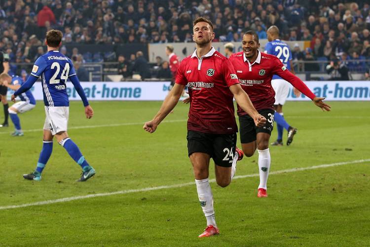 关于柏林赫塔客场胜利，取得关键三分稳步上升球队排名的信息