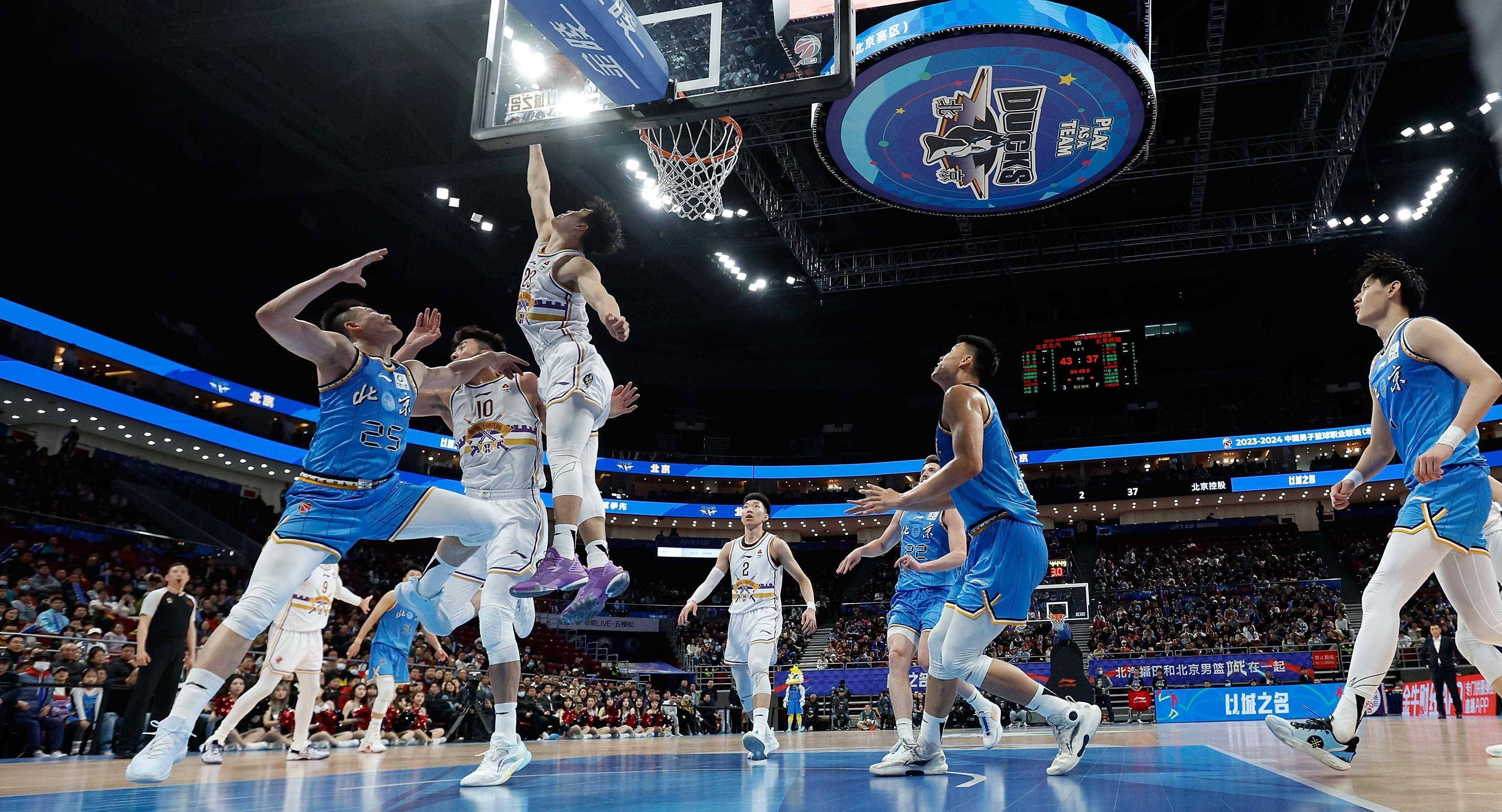 国内篮球联赛最近的精彩瞬间盘点