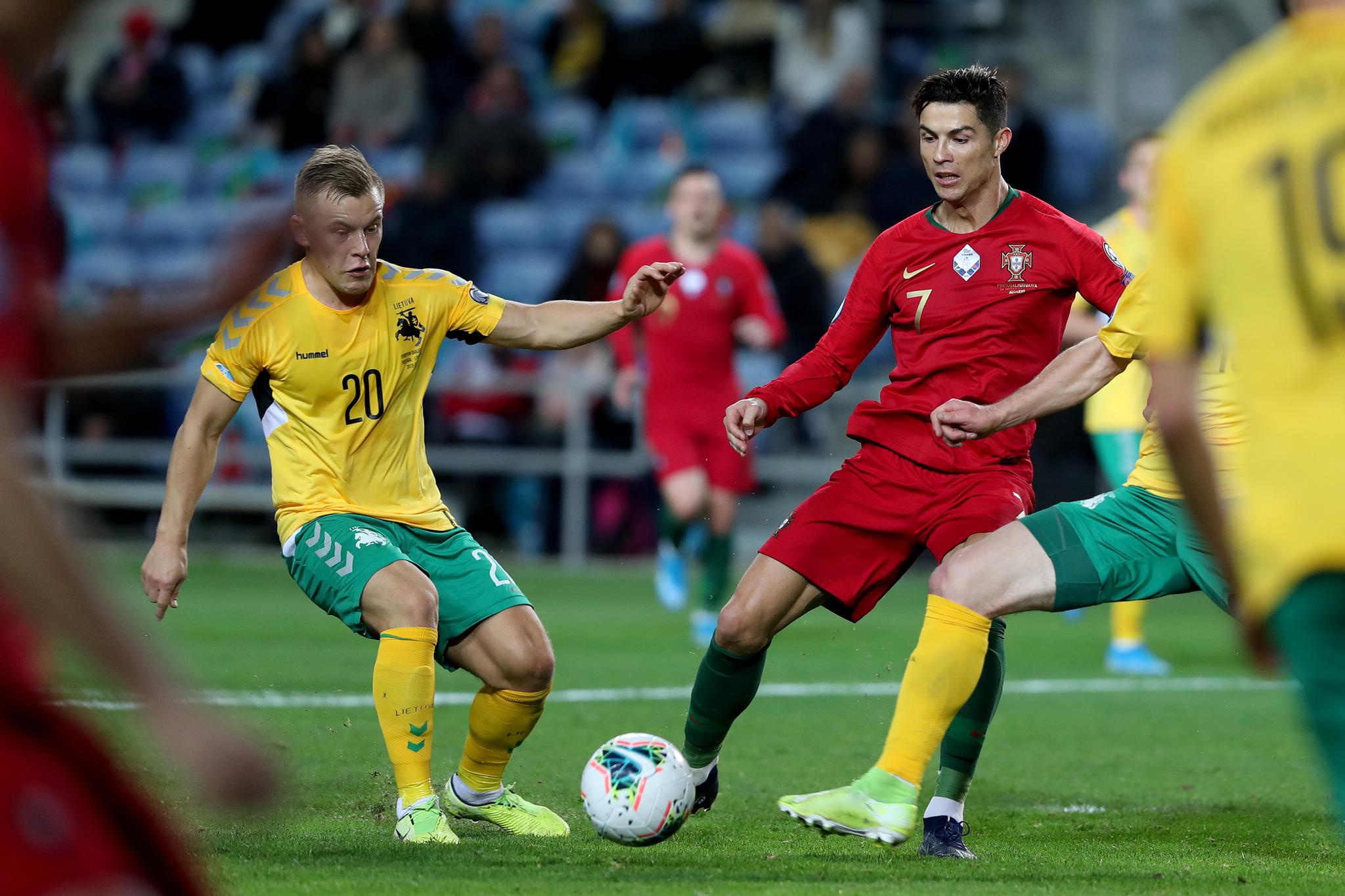 包含欧预赛冠亚军彰显实力，宿命大战即将上演的词条