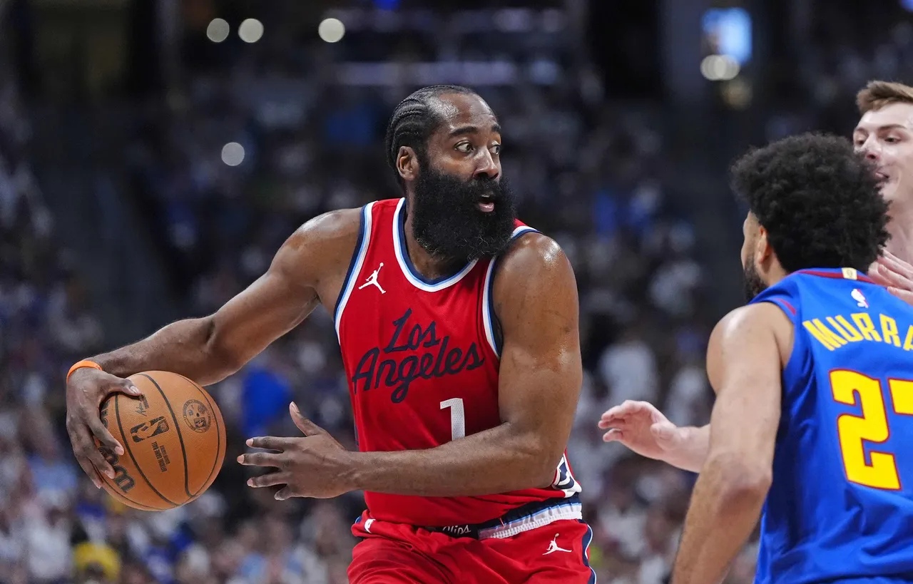 包含快船队球员态度反常,球队内部纷争或激化的词条 包含快船队球员态度反常,球队内部纷争或激化的词条