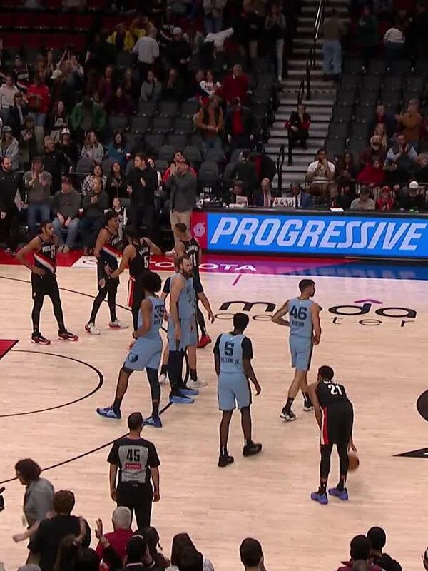 开拓者队连胜灰熊队,晋级季后赛次轮 开拓者队连胜灰熊队,晋级季后赛次轮