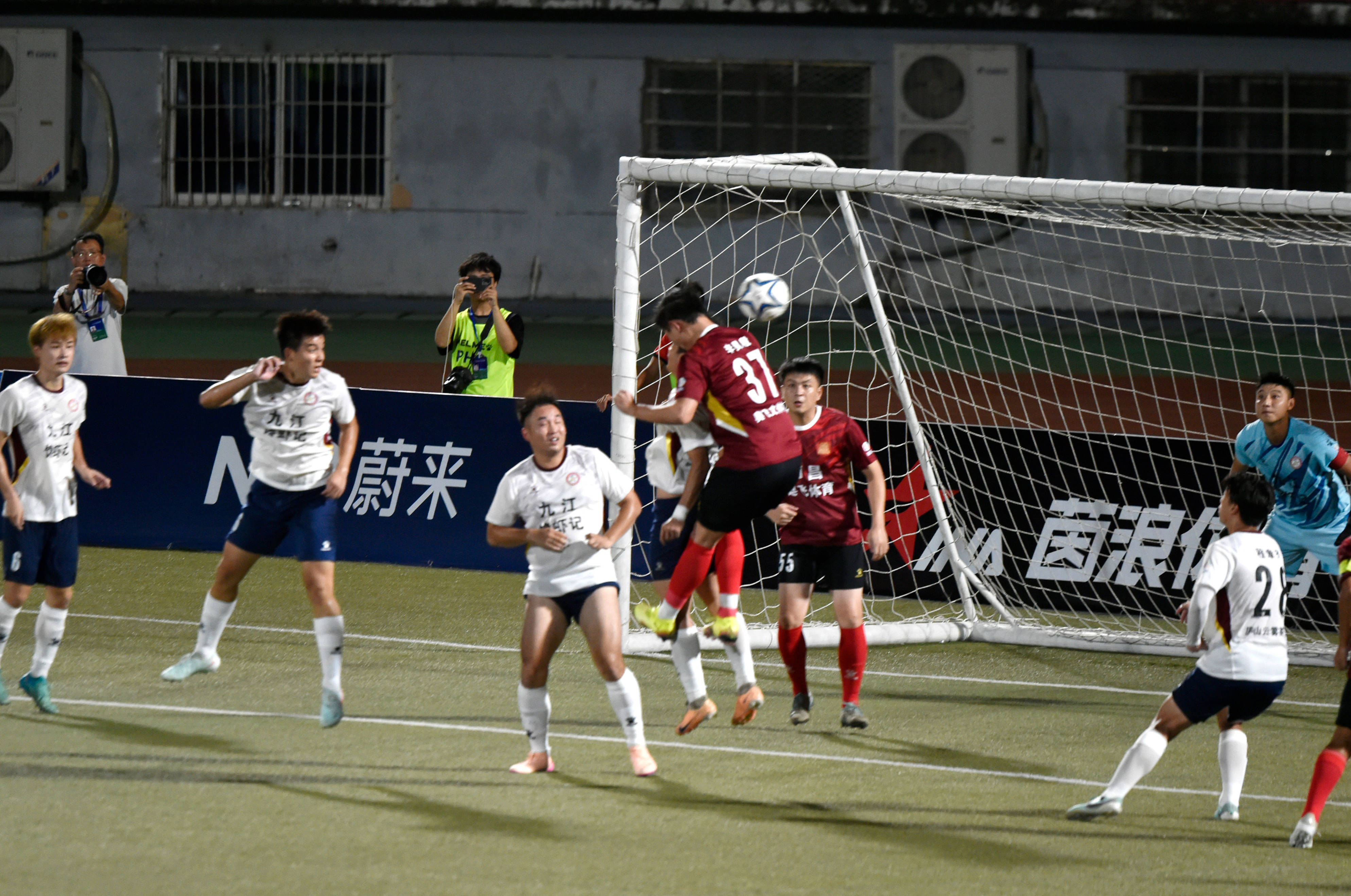 现场喝彩声不绝!国内足球盛会掀起旋风引领 现场喝彩声不绝!国内足球盛会掀起旋风引领