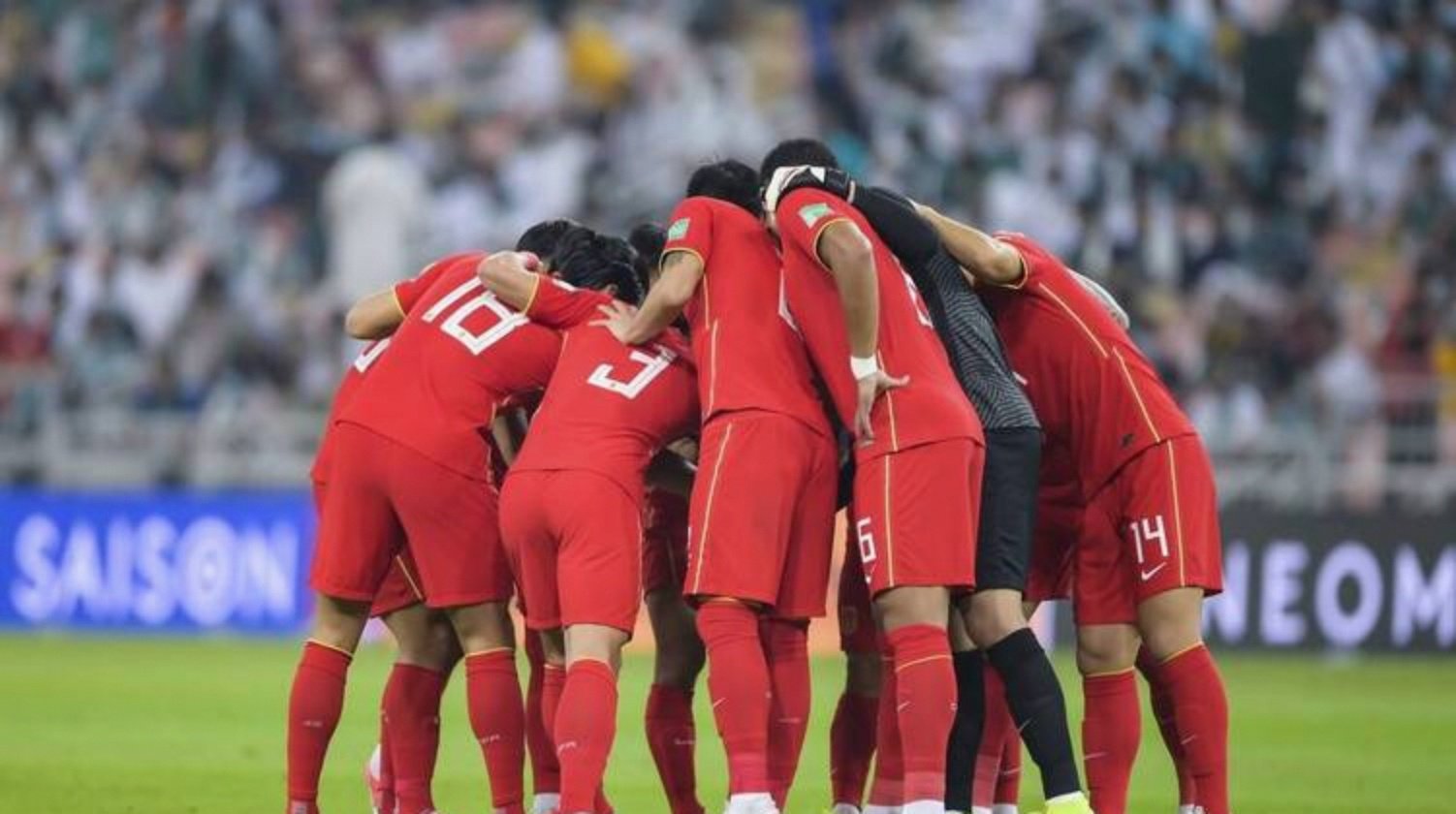 众多球队争夺季后赛资格战况激烈 众多球队争夺季后赛资格战况激烈